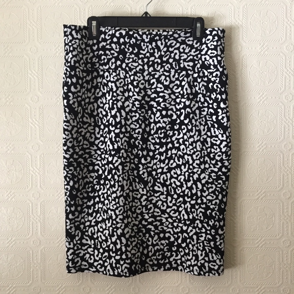 LulaRoe Cassie skirt